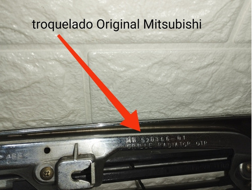 Parrilla Frontal Mitsubishi Lancer 02/04 Mr520366 Foto 4