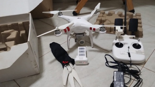 Vende-se Drone Phantom 3 Estander Profissional Com Câmera 4k