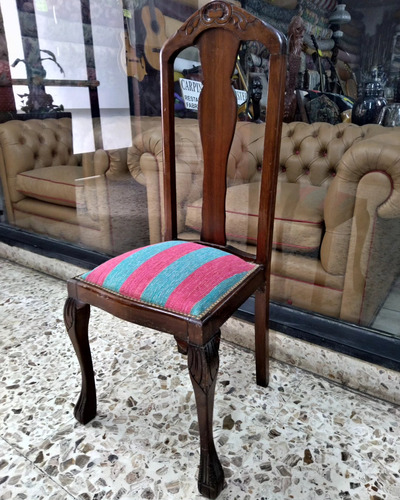 Silla De Estilo Chippendale Con Tapizado Nuevo En Chenille.