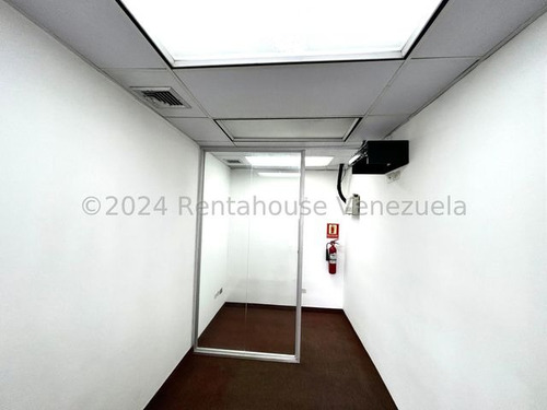 Ana Torres. Oficina En Venta 25334 En Los Palos Grandes - Imagen 2