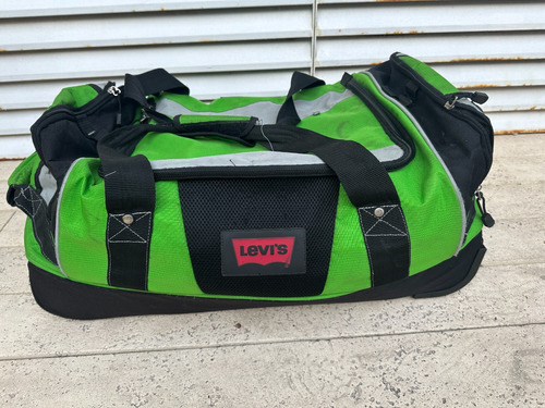 Bolso De Viaje Con 2 Ruedas Y Manija Retráctil. Levis.