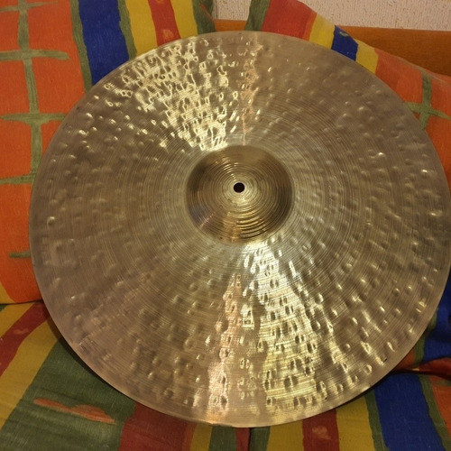 Platillo Paiste Signature Traditional Medium Light Ride 20 