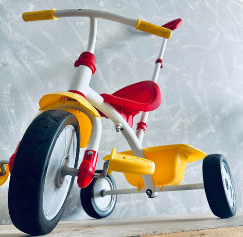 Triciclo Infantil  Fisher Price Glee Metalico 