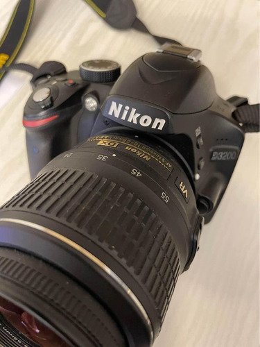  Nikon Kit D3200 + Lente 18-55mm Vr  + Cargador Color  Negro