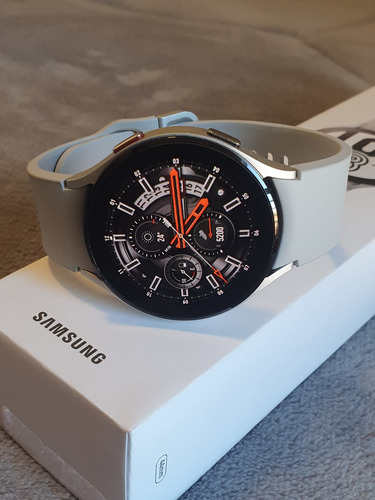 Samsung Galaxy Watch4 Bt 1.4  44mm Silver