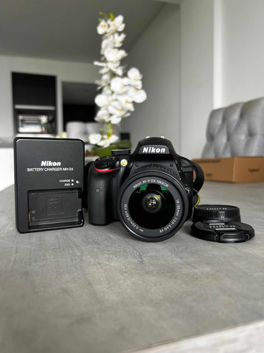 Cámara Nikon D3400 Con Lente 18-55mm