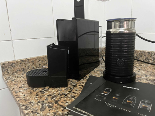 Cafetera Nespresso Essenza Mini C + Aeroccino