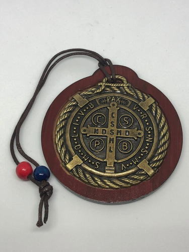 Medallon San Benito Metal-madera Laton 8.5 Cm.