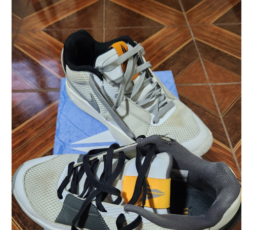 Zapatillas Basquetball Nike,modelo Ja Morant. Talla 9.5.