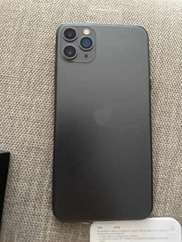 iPhone 11 Pro Max, Unico Dueño Con Accesorios Y Embalaje