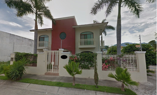 Excelente Casa En Remate Cerca A Plaza Caracol En Puerto Vallarta