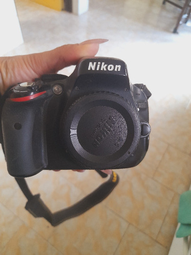 Camara Nikon D5100 