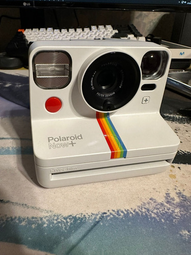 Polaroid Now+ Cámara Instantánea Con Caja Usada