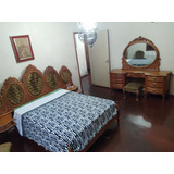 Dormitório Estilo Vitoriano Em Madeira Maciça 