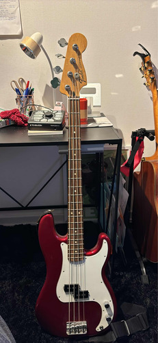 Fender Precision Bass + Case Rigido