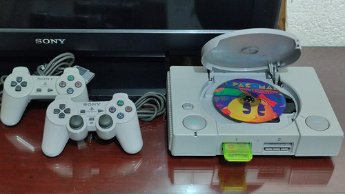 Consola Playstation 1 Completo 1995 Con Juego 2 Controles.