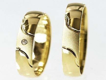 Par De Aliança Em Ouro Amarelo 18k-750 Com Diamante!