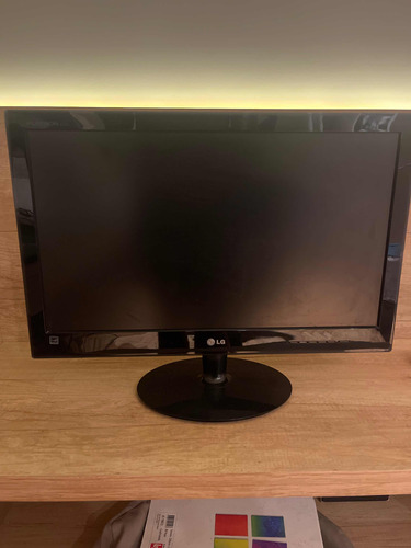 Monitor LG E2340v