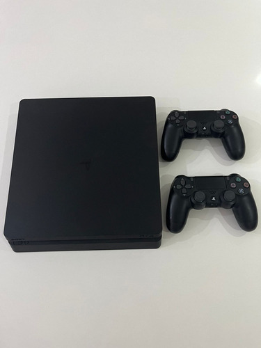 Ps4 Slim De 500gb Más 2 Controles Color Negro