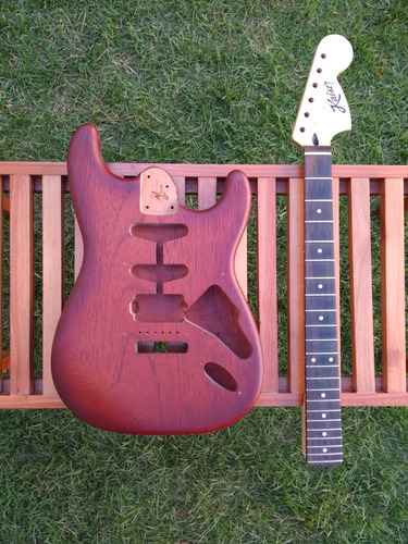Guitarra Kaiser Stratocaster (corpo E Braço)