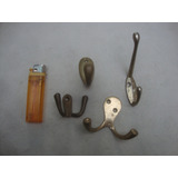 4 Perchas De Bronce Distintas - Juntas Pesan 150 Grs.