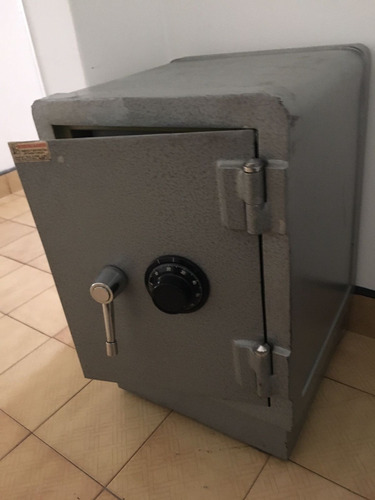 Caja Fuerte Marca Metalmecánica De Seguridad  60 X 40, 70 Kg