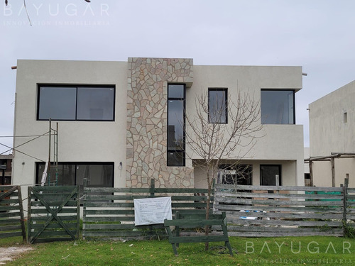 Venta Casa - Barrio Privado Lagoon Pilar / Pilar