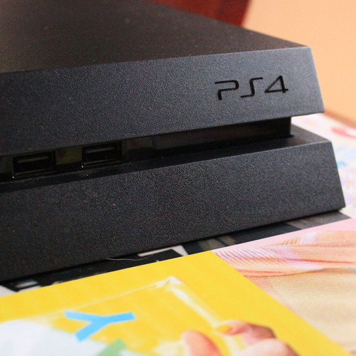 Sony Playstation 4 500gb Standard Color Negro Usado
