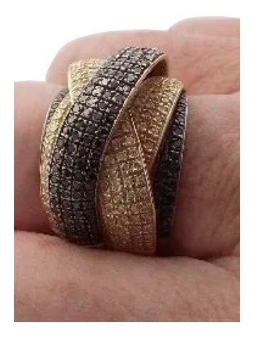 Maravilhoso Anel Com Diamantes Brancos E Negros Ouro 18k750