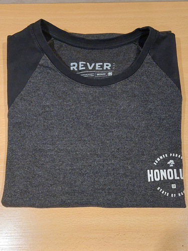 Remera Rever Pass. Medium. Entallada. Slim Fit