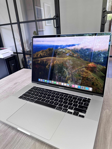 Macbook Pro 16 Core I7 512gb + Magic Keyboard Y Magic Mouse