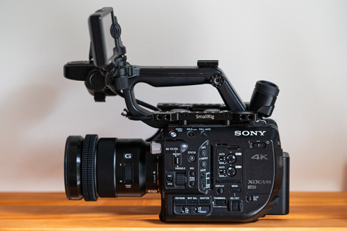 Filmadora Sony Pxw-fs5 4k + Lente 18-105mm/f4 + 3 Baterias