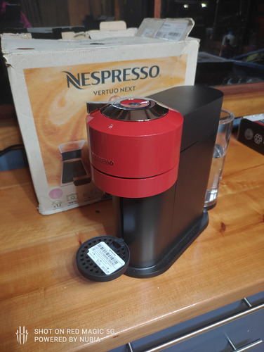 Nespresso Vertuo Next Seminueva