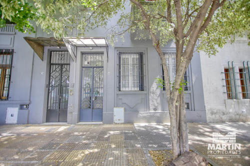 Casa Antigüa Totalmente Reciclada, 4 Ambientes, Depend, Patio. Excelente Ubicación. - Imagen 3
