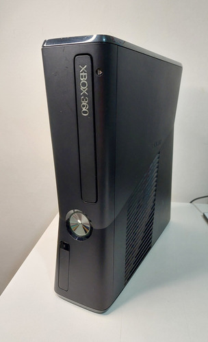 Microsoft Xbox 360 E 4gb Standard Color Negro