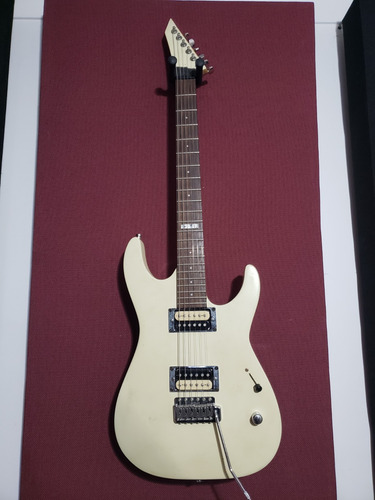 Guitarra Ltd M-50 (ponte Wilkinson, Captadores Malagoli)