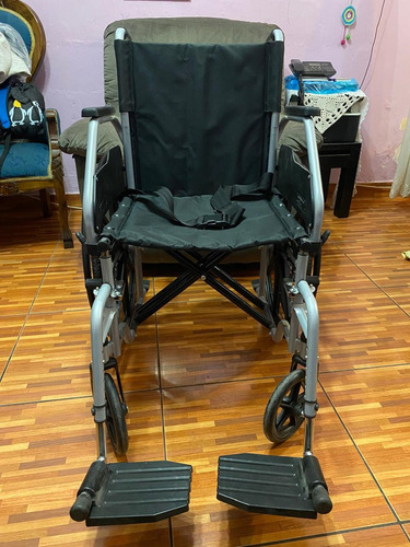 Silla De Ruedas Para Adulto, Muy Poco Uso