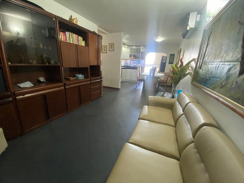 En Macaracuay Apartamento Amplio 25-18533 G.s. - Imagen 2