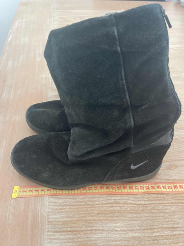 Botas Nike Negras Número 39 Con Abrigo Mujer