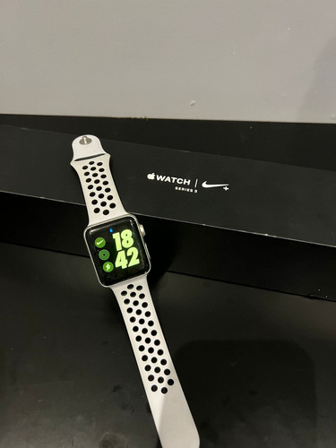 Apple Watch  Series 3 (gps) - Alumínio Prateado De 42 Mm