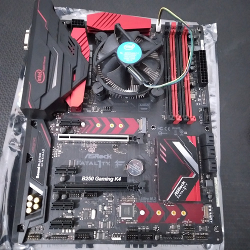 Placa-mãe Asrock Fatal1ty B250gaming+1050ti+g4560+memória8gb