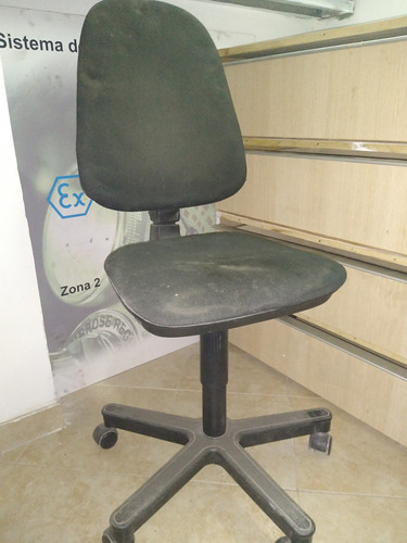 Sillon De Oficina Con Ruedas. Hidráulico Giratorio . 