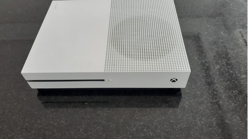 Microsoft Xbox One S 500gb Cor Branco 2 Controles (usado)
