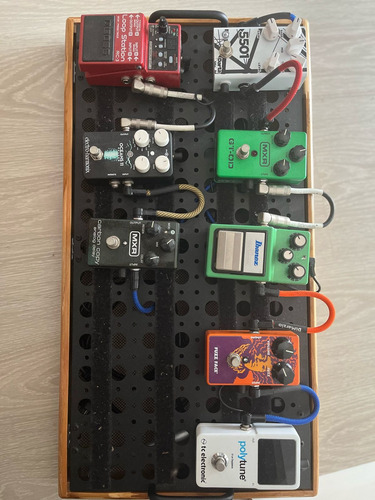 Pedalboard Com 8 Pedais Clássicos E Espetaculares