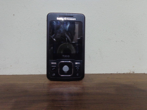 Celular Sony Ericsson T303 Com Carregador Defeito Não Liga