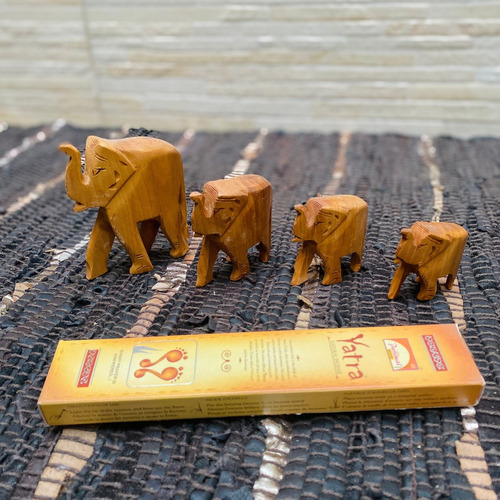Familia Elefantes Chatos X 4 De Madera Teka Importado India