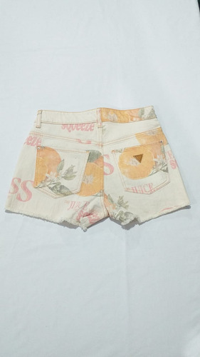 Short Guess Beige Estampado De Duraznos Logo En Piel