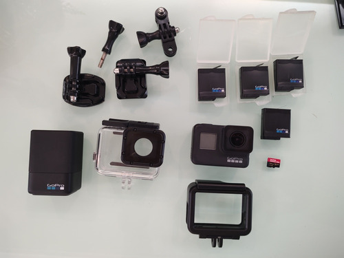 Gopro Hero 7 Black, 4 Baterias E Carregador Originais Sd 64