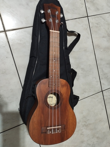 Ukulele Shelby Elétrico Com Afinador Embutido Novinho 