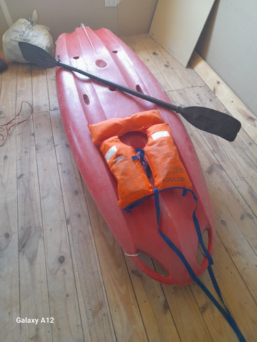 Kayak Usado Con Sus Accesorios,chaleco,remo,ancla